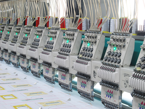 麗繡坊電腦繡花車間加工現場
